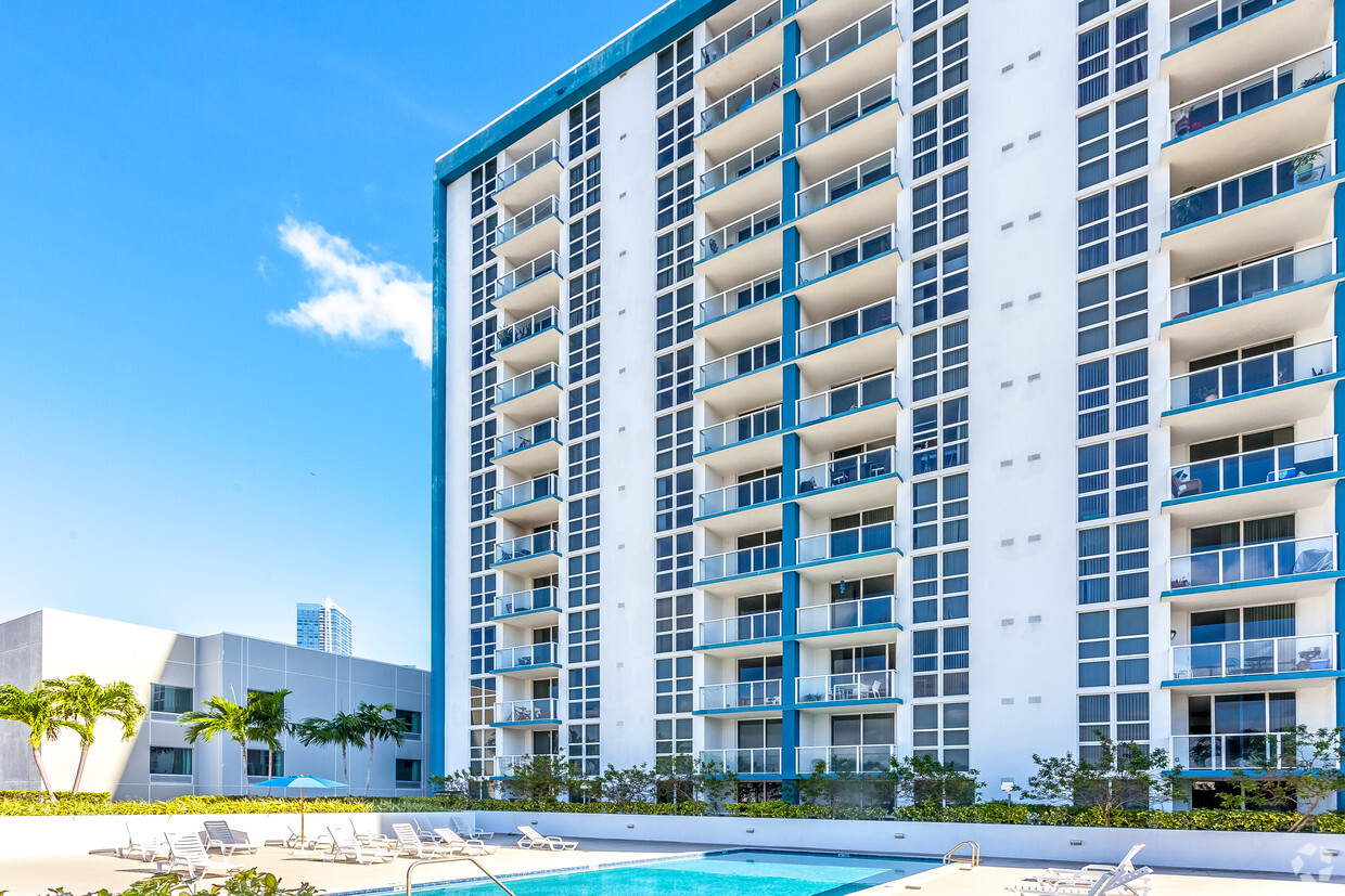 one-plaza-miami-fl-building-photo (1)